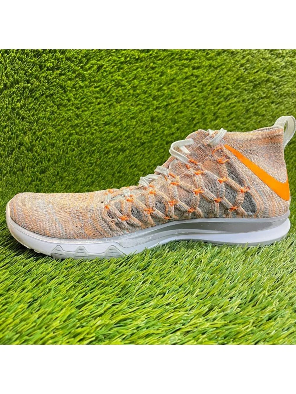 Nike Train Ultrafast Flyknit Mens Size 11.5 Orange White Athletic Shoes Sneakers